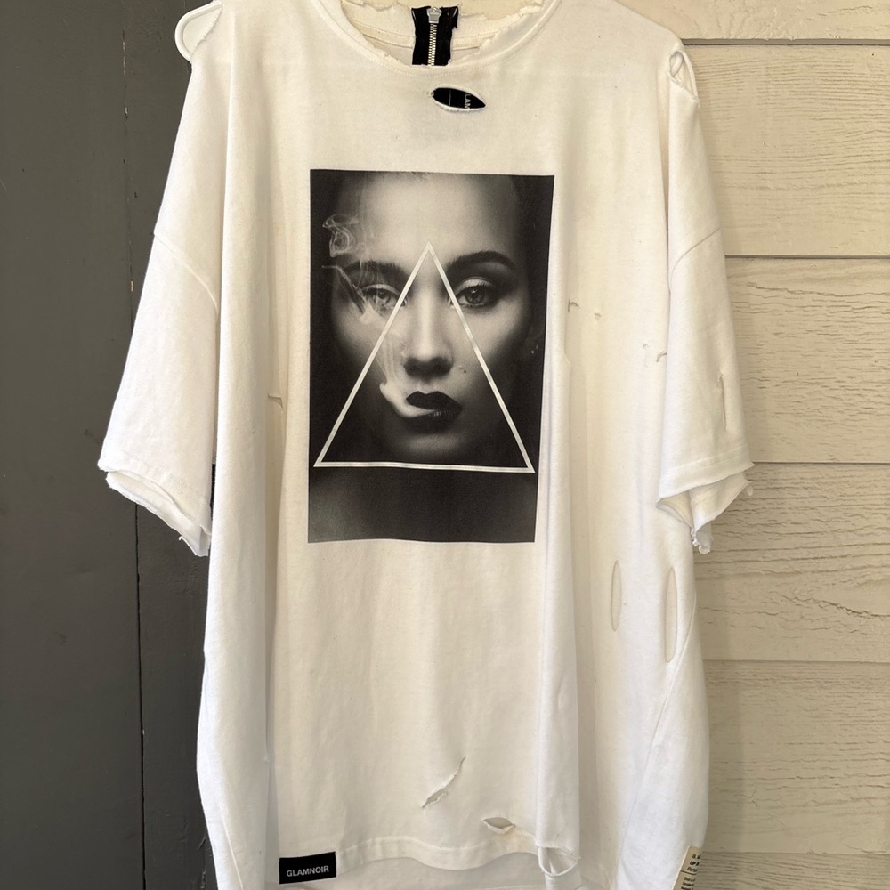 GLAMNOIR Distressed Graphic Tee